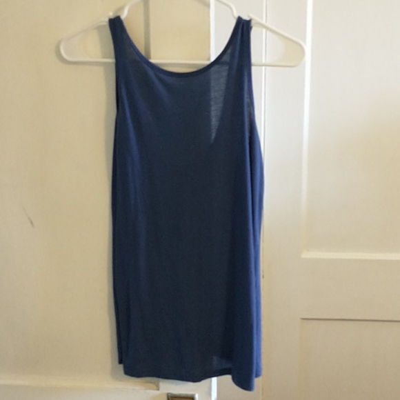 Tops - Picture 2 of 7